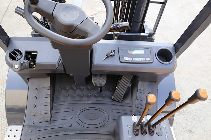 FE Series 1.6T-2.0T 3-Wheel Electric Forklift